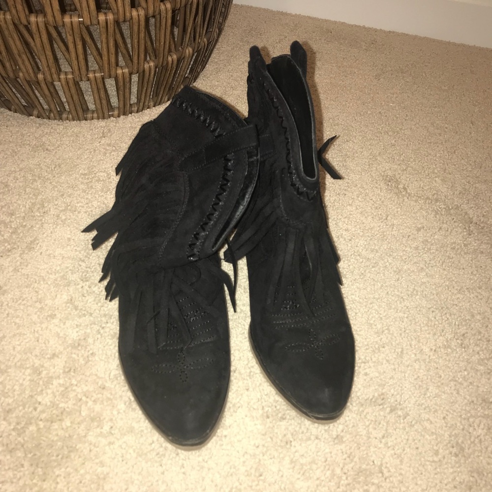 Black cowboy boots